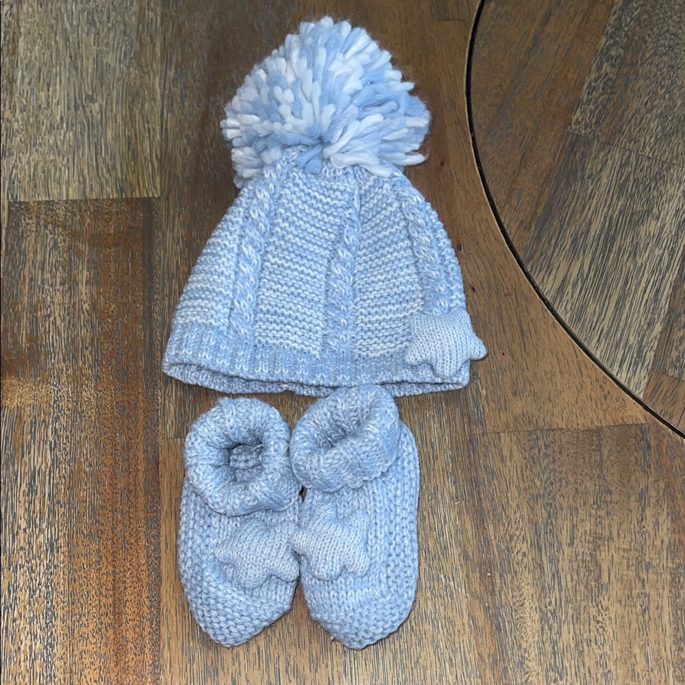 Cozy Blue Knit Baby Hat and Booties Set Star Pom Pom Newborn Beanie